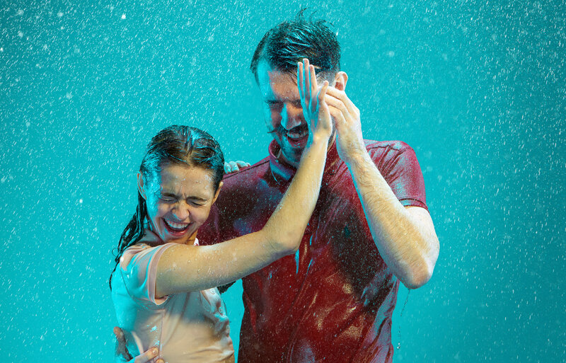 Konkrete kærlighedserklæringer mellem to, der elsker hinanden, kan føles som et varmt brusebad. Ill.: Colourbox.